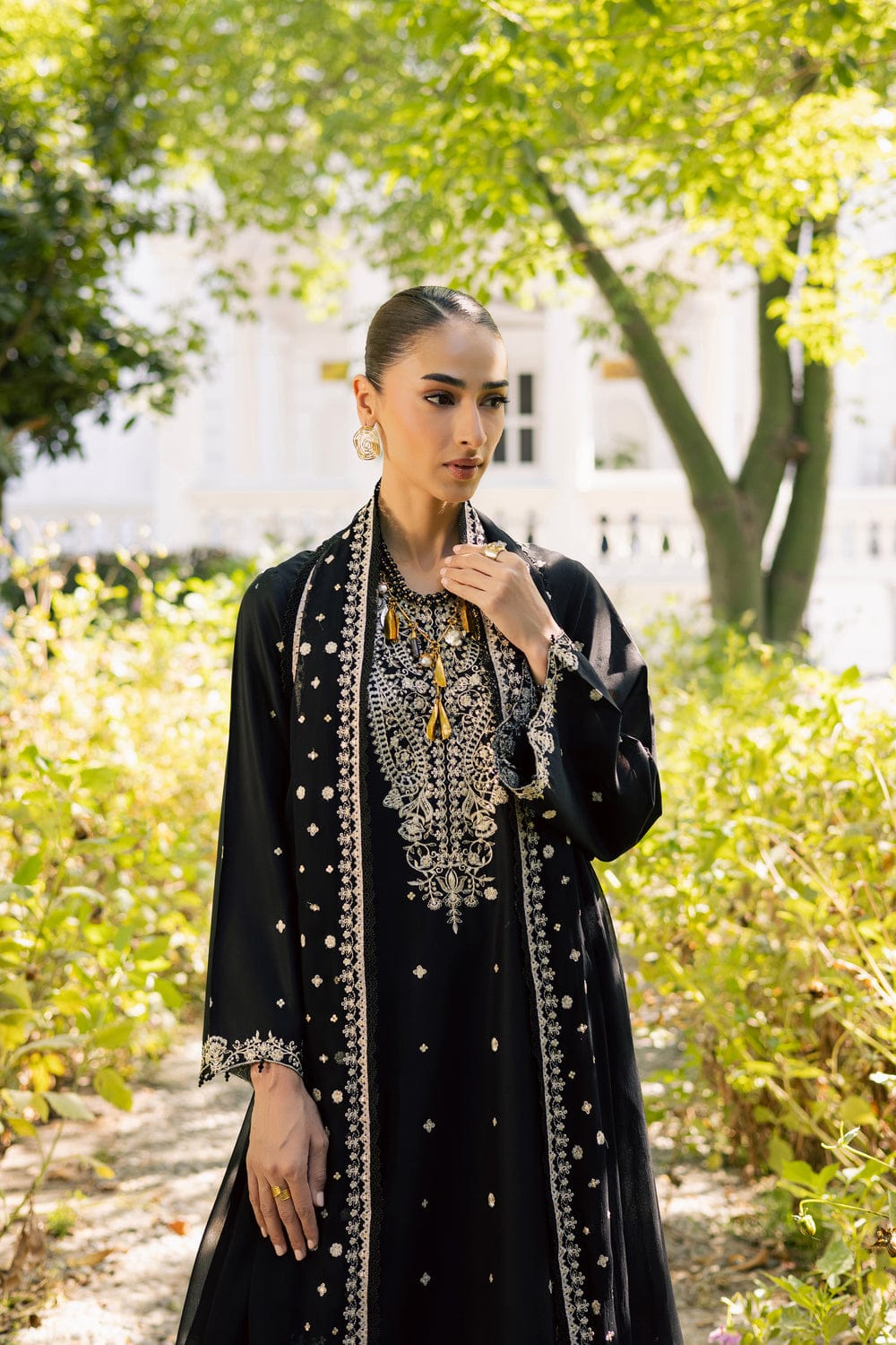 ZARA SHAHJHAN PREMIUM LUXURY EMBROIDERED HIT CODE